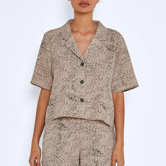 PRINTED SHORT SLEEVE BUTTON UP - Picture 5 of 5